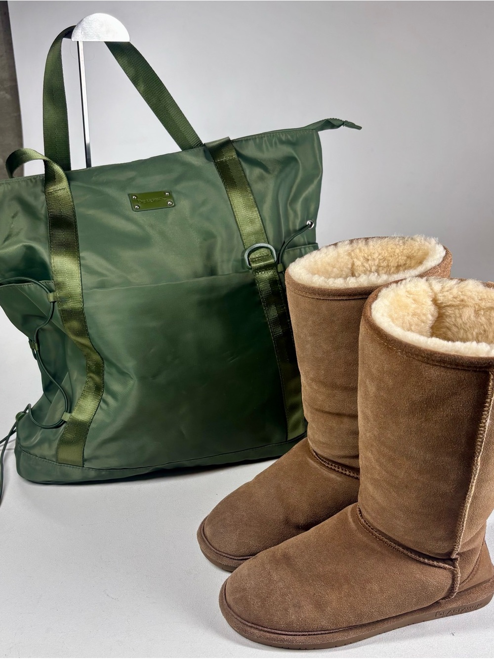 Bearpaw Lot of 2 Women’s Size 9 Suede Shearling Boots + Olive Tote Backpack Bag